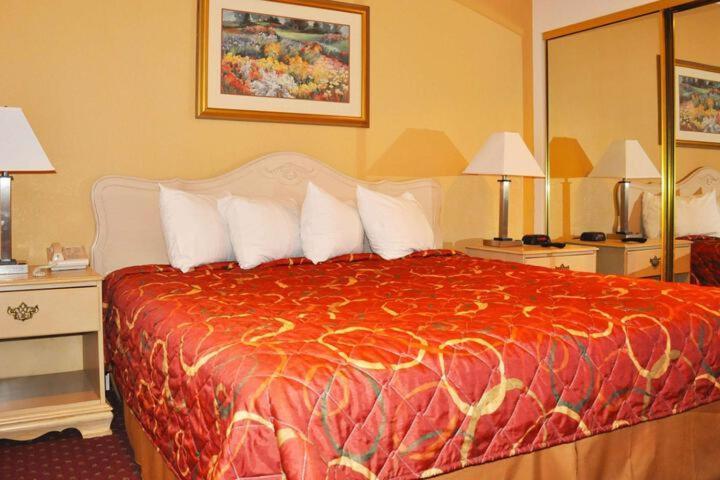 Avalon Inn Sandusky Exteriör bild